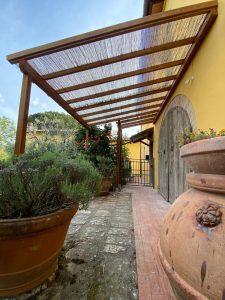 Pergole In Legno Addossate E Portanti 32