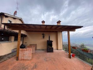 Pergole In Legno Addossate E Portanti 37